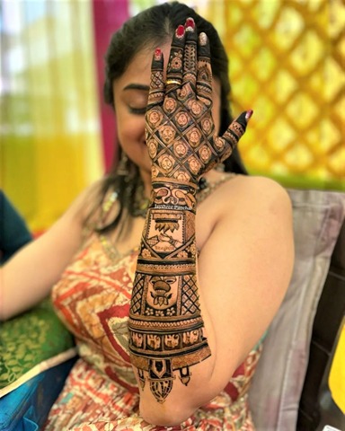 Very Beautiful Back Hand Mehendi Designs - New Stylish Mehndi Designs For  Hands | Henna hand tattoo, Hand henna, Mehndi designs