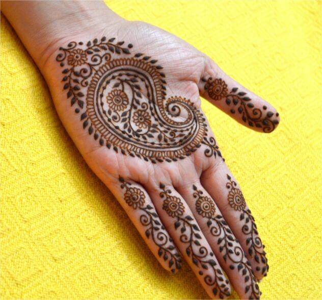 Full paisley design to embrace Heena Mehndi